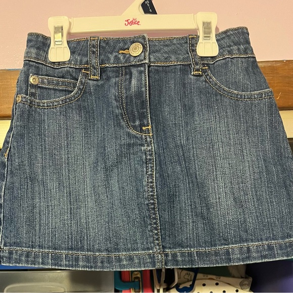 Mini Boden 5/6 Year Heart Pocket Jean Skirt - Picture 2 of 3